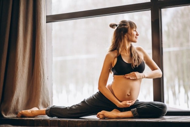 حرکات یوگا در بارداری