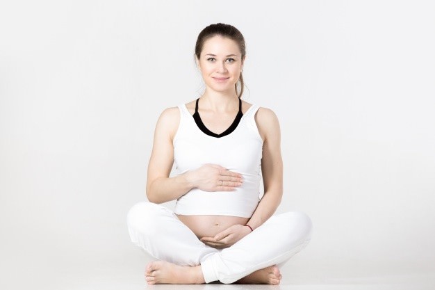 حرکات یوگا برای بارداری در خانه